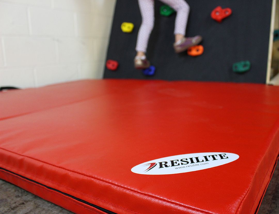 CLIMBING WALL MATS AND PADDING