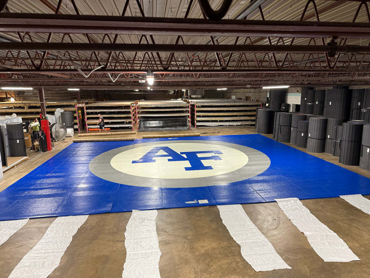 Classic Mat One Sided 37' 8" X 44' 3" Bright Blue with White and Gray Circle