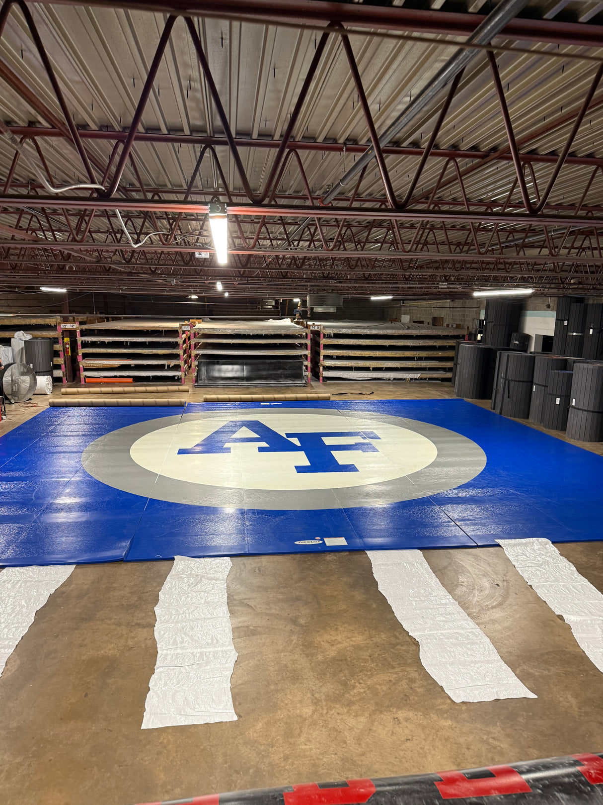 Classic Mat One Sided 37' 8" X 44' 3" Bright Blue with White and Gray Circle