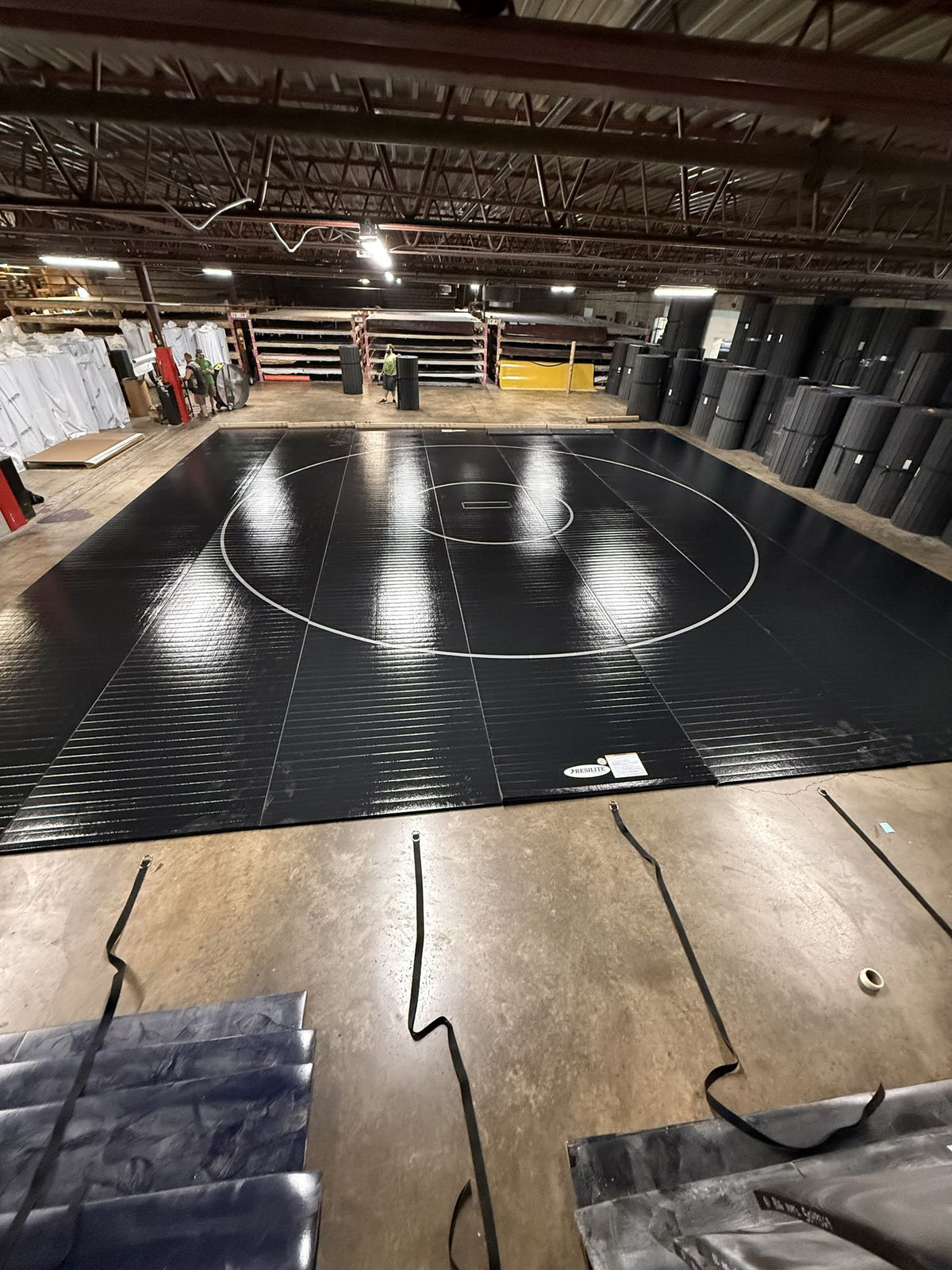 Flex 3 Wrestling Mat 42' x 42' Black and Gray Circles