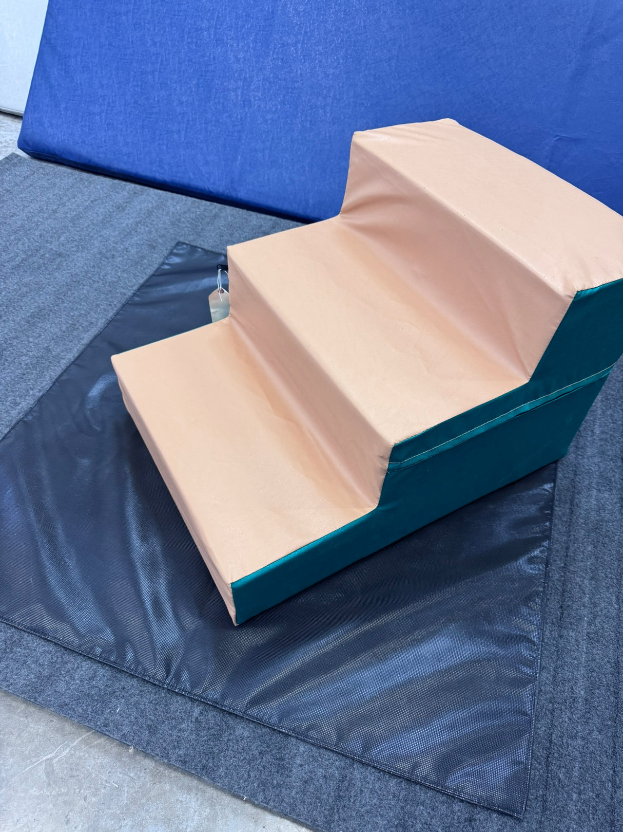 The Mat Grip Two-Sided Non-Skid Pad4 x 4 Non-Skid Mat Pad