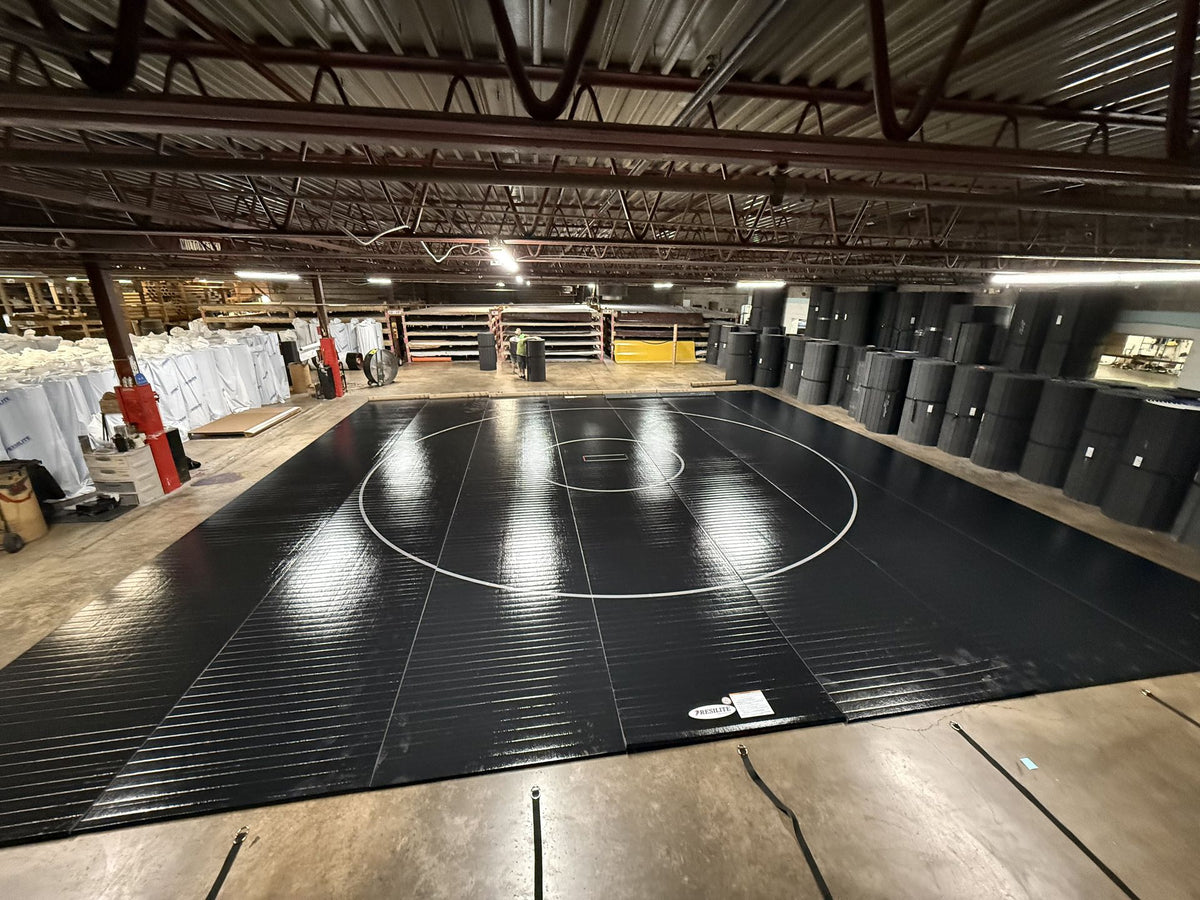 Flex 3 Wrestling Mat 42' x 42' Black and Gray Circles