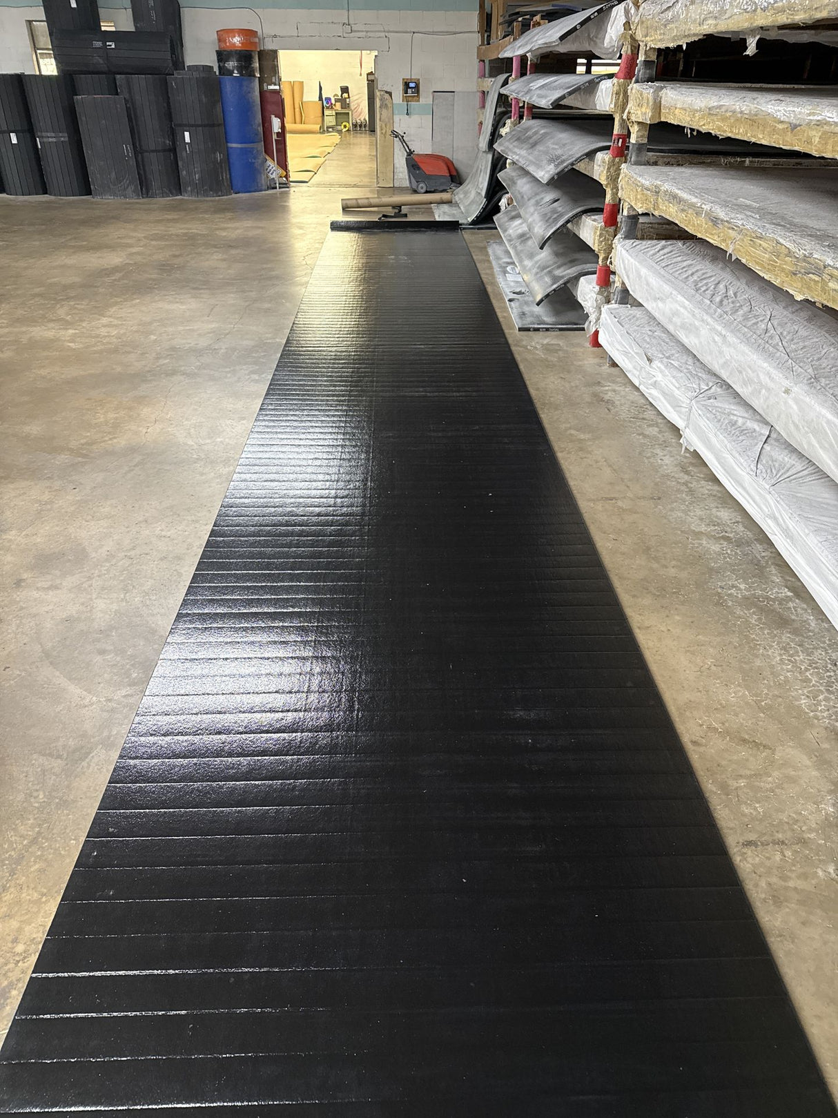 Flex 3 Wrestling  - 6' x 37'9" Black no markings - 1 Section