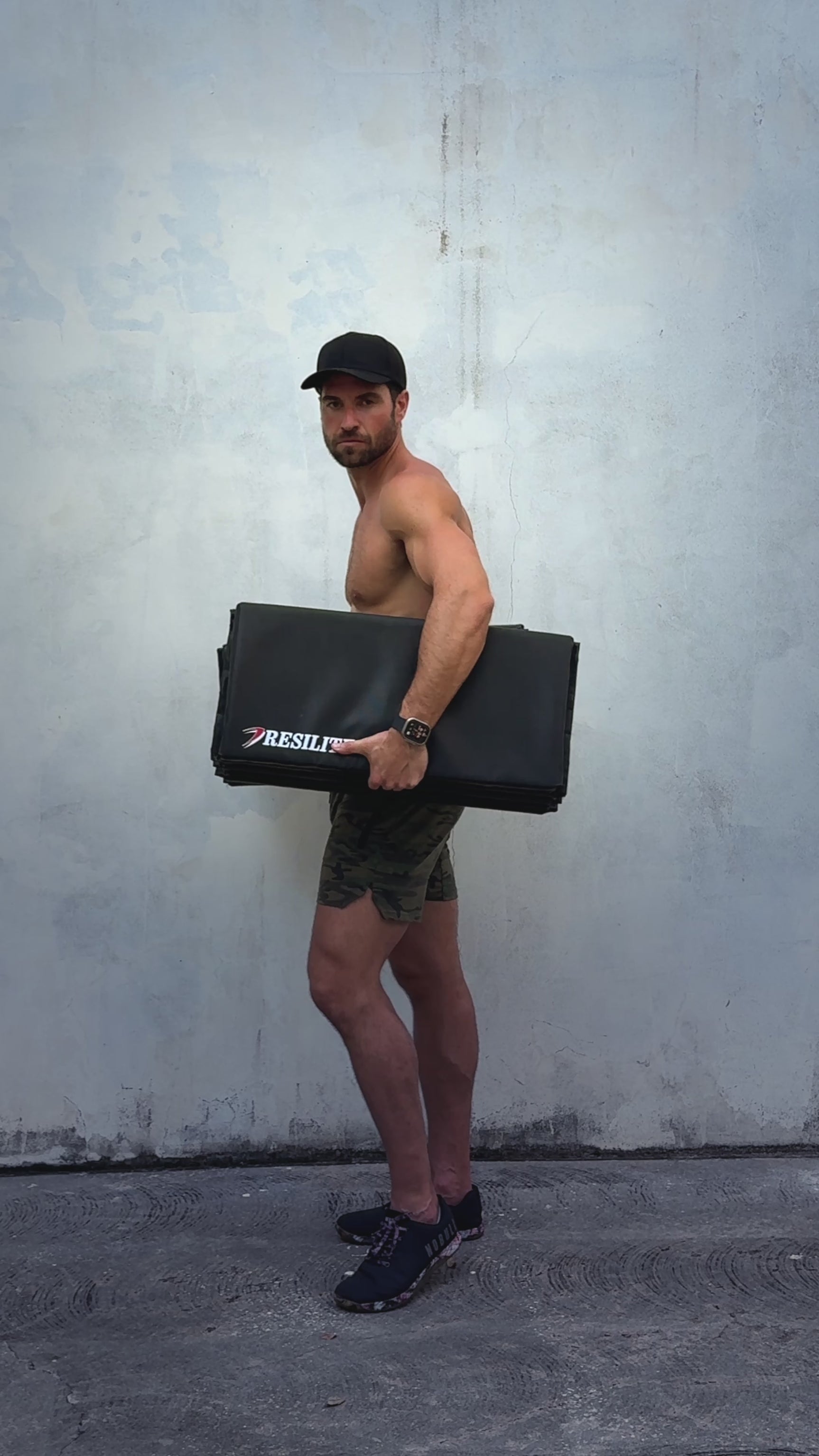 Workout demonstration video featuring the Resilite OmniMat